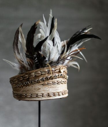 Must Living Balinese Hoed Met Schelpen En Veren - Korver Living