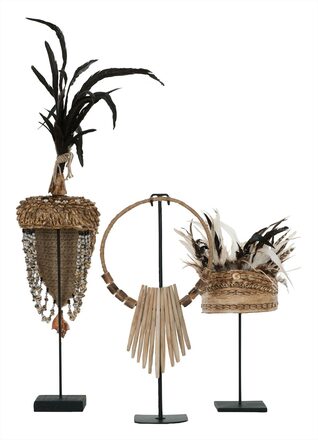 Must Living Balinese Helm Met Schelpen En Veren - Korver Living