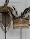 Must Living Balinese Hoed Met Schelpen En Veren - Korver Living