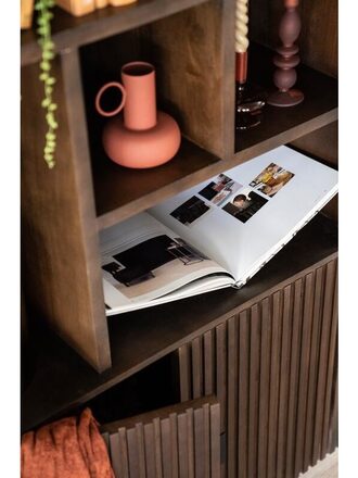 eleonora-eleonora-boekenkast-remi-bruin (1)