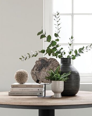 Web_Test-SO-250531-Soho-dining-table-ML-855924-Sand-shell-ball-ML-890932-Fossil_sf1_DTP