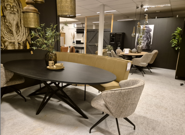tafel ovaal zw 1