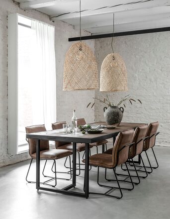 Large-CC-206816-Criss-Cross-dining-table-RI-200014-Delaware-ML-Es-Pujols-hanging-lamp_sf1_DTP