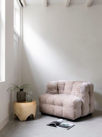 Large-ML-749922-Mars-lounge-chair-sand-ML-430737-Paso-coffee-table_sf1a_DTP
