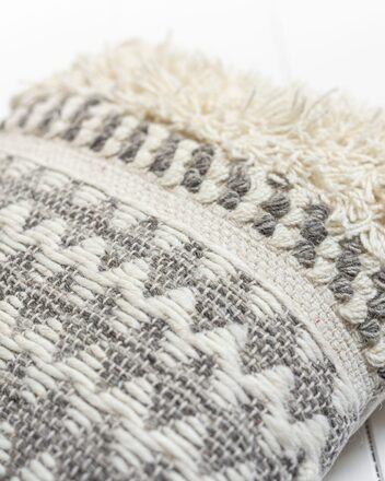 Large-ML-924520-Aura-cushion-Grey_detail2_DTP