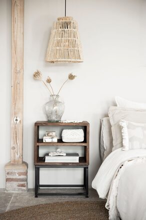 Large-TC-320200-Timber-night-stand-ML-Cala-Bassa-pendant-lamp_sf2_DTP