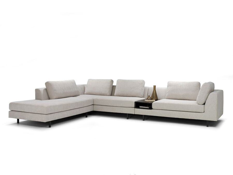 Lorenzo bank Korver living