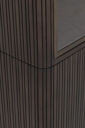 mr-365012-maroon-showcase2-Korverliving