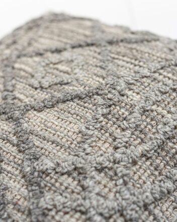 ML-924530-Angel-cushion-Natural-Grey_detail2_DTP