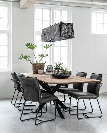 TI-520637-Curves-dining-table-RI-200013-Delaware-Lamp-Komodo_sf8_DTP-jpg