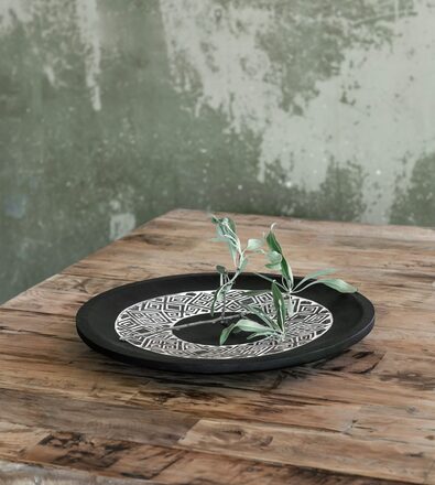 ML-430846-Tribal-plate-black_sf1_DTP