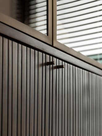 MR-365012-Maroon-showcase-2x3-doors_detail2_DTP