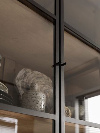 LG-466012-Lagoon-showcase-2x3-doors_detail1_DTP_1