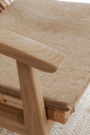 ML-450443-Marvin-lounge-chair_detail4_DTP_3