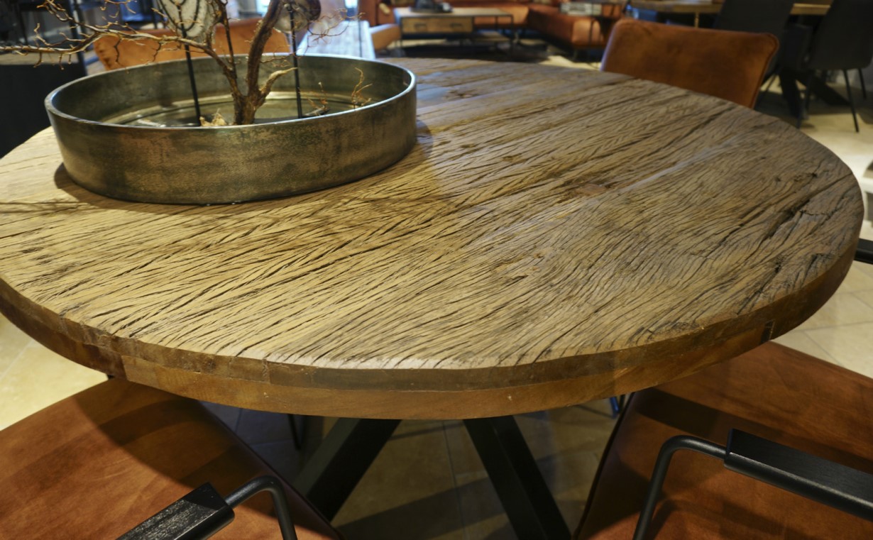 old-barnwood-table-round-korverliving
